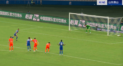 泰山6战不败！5战申花不胜，卡扎戴帽王大雷送点，延续3魔咒