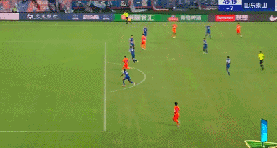 泰山6战不败！5战申花不胜，卡扎戴帽王大雷送点，延续3魔咒